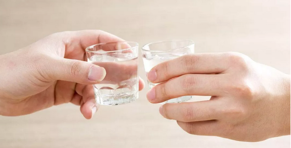 秋季喝点白酒，对养生大有好处